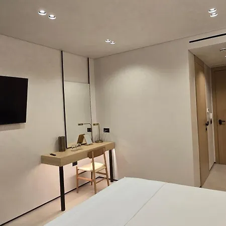 Otel Lion Gate 3*