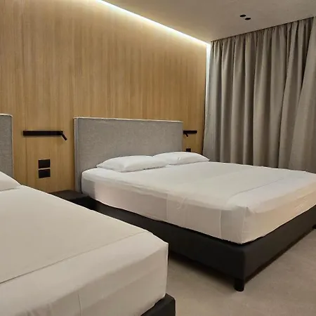 Lion Gate Otel