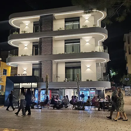Lion Gate Hotel 3*
